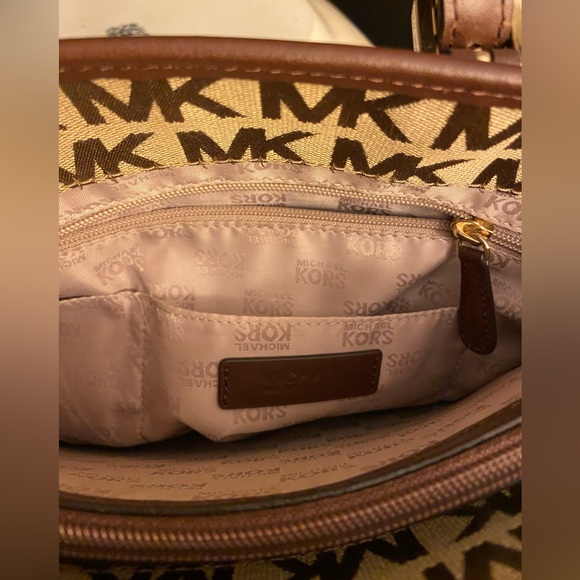 Michael Kors monogram tote style bag with leather handles in brown and tan - Picture 8 of 15
